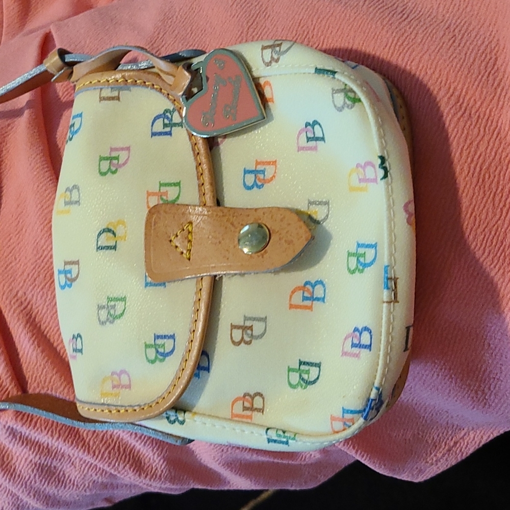 Small/mini Dooney & Bourke purse